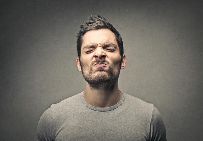 cách xử lý máy lạnh khi có mùi lạ